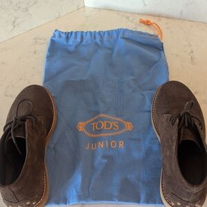 Tods brown suede boys lace up shoes size 33 or youth 2